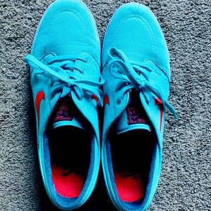 LIKE-NEW- NIKE BRAND Stephan Janoskis TEAL